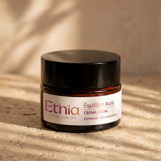 Crema facial pro-microbiota Équilibre Aura de Ethia para piel joven en frasco de vidrio